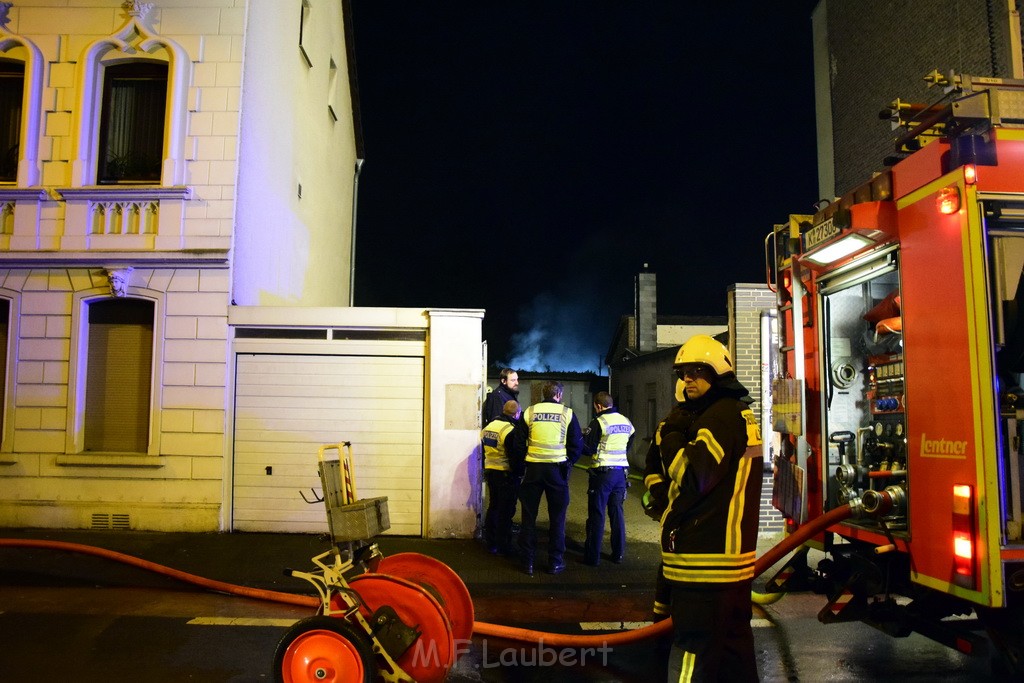 Feuer Hinterhof Garagen Koeln Hoehenberg Olpenerstr P010.JPG - Miklos Laubert